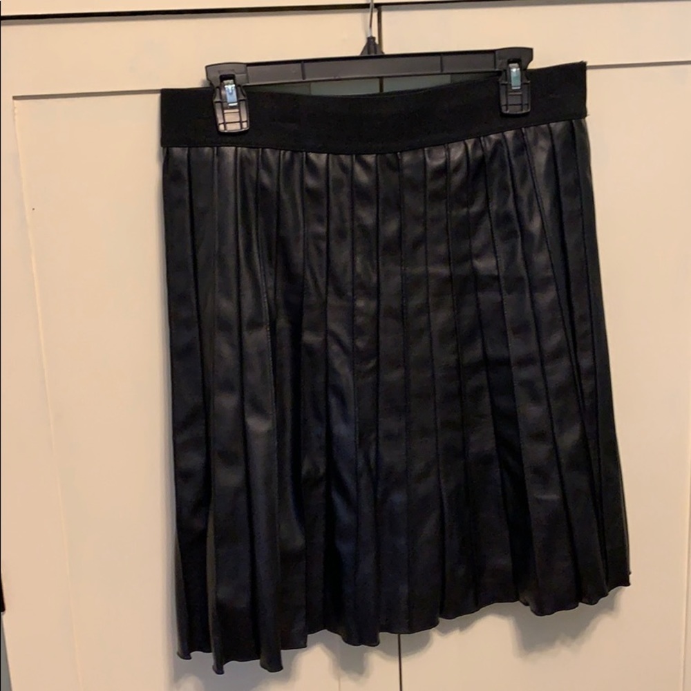 Black faux leather pleated skirt